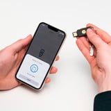 Yubico YubiKey 5 NFC, Sicherheitsschlüssel schwarz/gold, 2er Pack