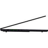 Razer Blade 16 (RZ09-05819GN4-R3G1), Gaming-Notebook schwarz, Intel® Core™ Ultra 9 386H, NVIDIA GeForce RTX 5090, 32 GB LPDDR5X, 4 TB (2 TB SSD & 2 TB SSD), Windows 11 Home