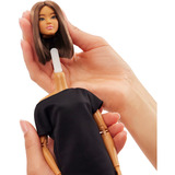 Mattel Barbie Basics Model 01 mit brünettem Haar in schwarzem Kleid und spitzen Schuhen, Puppe 