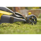 Stanley Akku-Rasenmäher (SFMCMW2651M-QW), 36Volt (2x18V) schwarz/gelb, 2x 4,0 Ah-Lithium-Ionen-Akku
