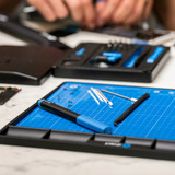  iFixit FixMat, Schutzmatte blau/schwarz, für professionelle Elektronik-Reparaturen