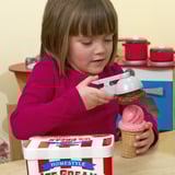 Spin Master Melissa & Doug - Scoop & Stack Eiscreme Set, Spielküche 