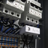 Shelly 3EM-63W Gen3, Kabelmodell, 0%, Messgerät weiß, 0% MWST, Energiemessung für PV-Anlagen