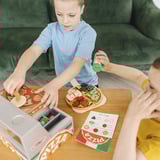 Spin Master Melissa & Doug - Top & Bake Pizza Theke, Spielküche 