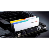 G.Skill DIMM 32 GB DDR5-6800 (2x 16 GB) Dual-Kit, Arbeitsspeicher weiß, F5-6800J3445G16GX2-RM5RW, Ripjaws M5 RGB, INTEL XMP