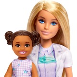Mattel Barbie Zahnärztin-Puppe mit 1 Kinderpuppe und Accessoires