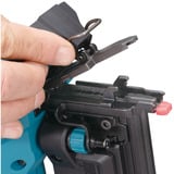 Makita Akku-Stauchkopfnagler DBN501Z, 18Volt blau/schwarz, ohne Akku und Ladegerät