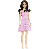 Mattel Barbie Fashionistas Puppe mit schwarzen Haaren und rosa Gingham-Kleid