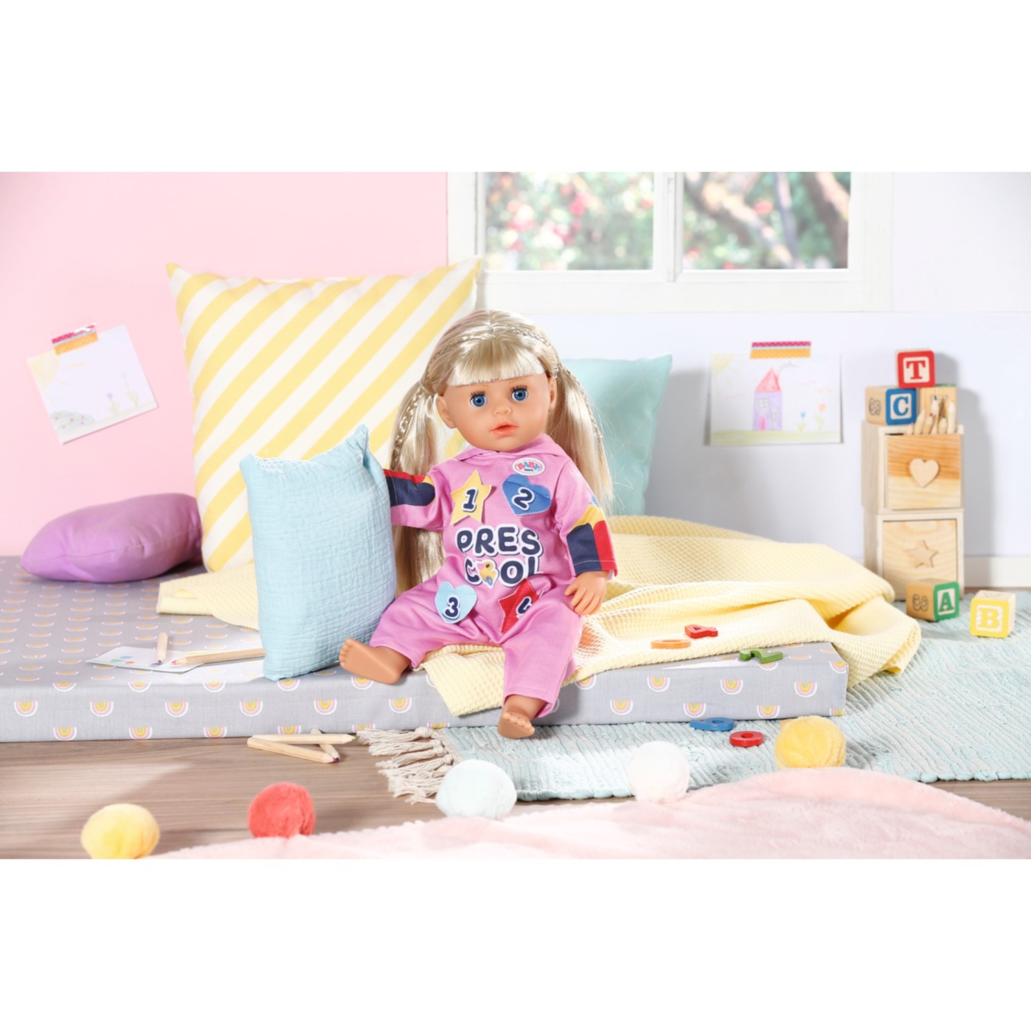 ZAPF Creation BABY born® Kindergarten Einteiler + Badges 36cm, Puppenzubehör