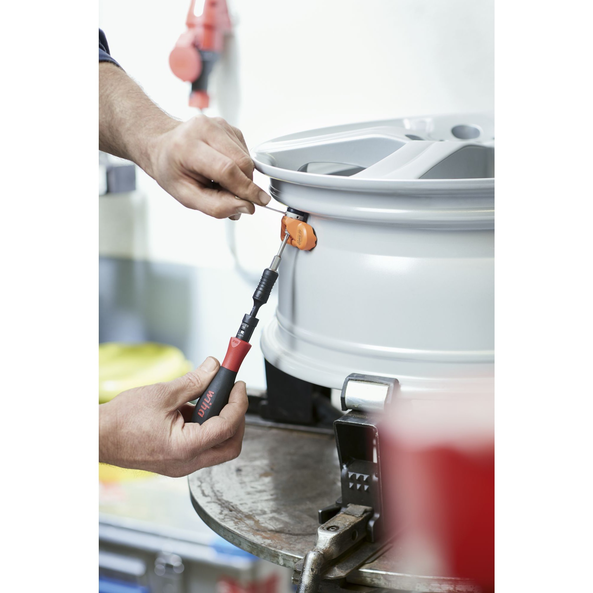 Wiha Drehmoment-Schraubendreher Set TorqueVario-S schwarz/rot, 14-teilig, 0,8 - 5Nm