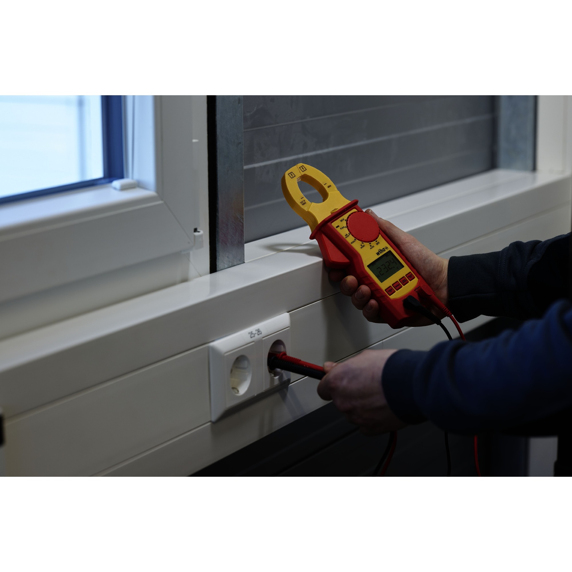 Wiha Strommesszange 45219, bis 1.000 V AC, Messgerät rot/gelb, kontaktlose Einhandprüfung